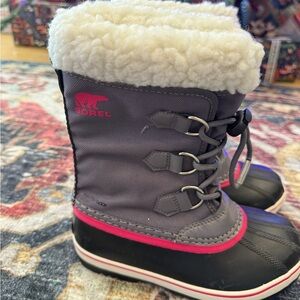 Sorel Kids Boots - Black and Pink